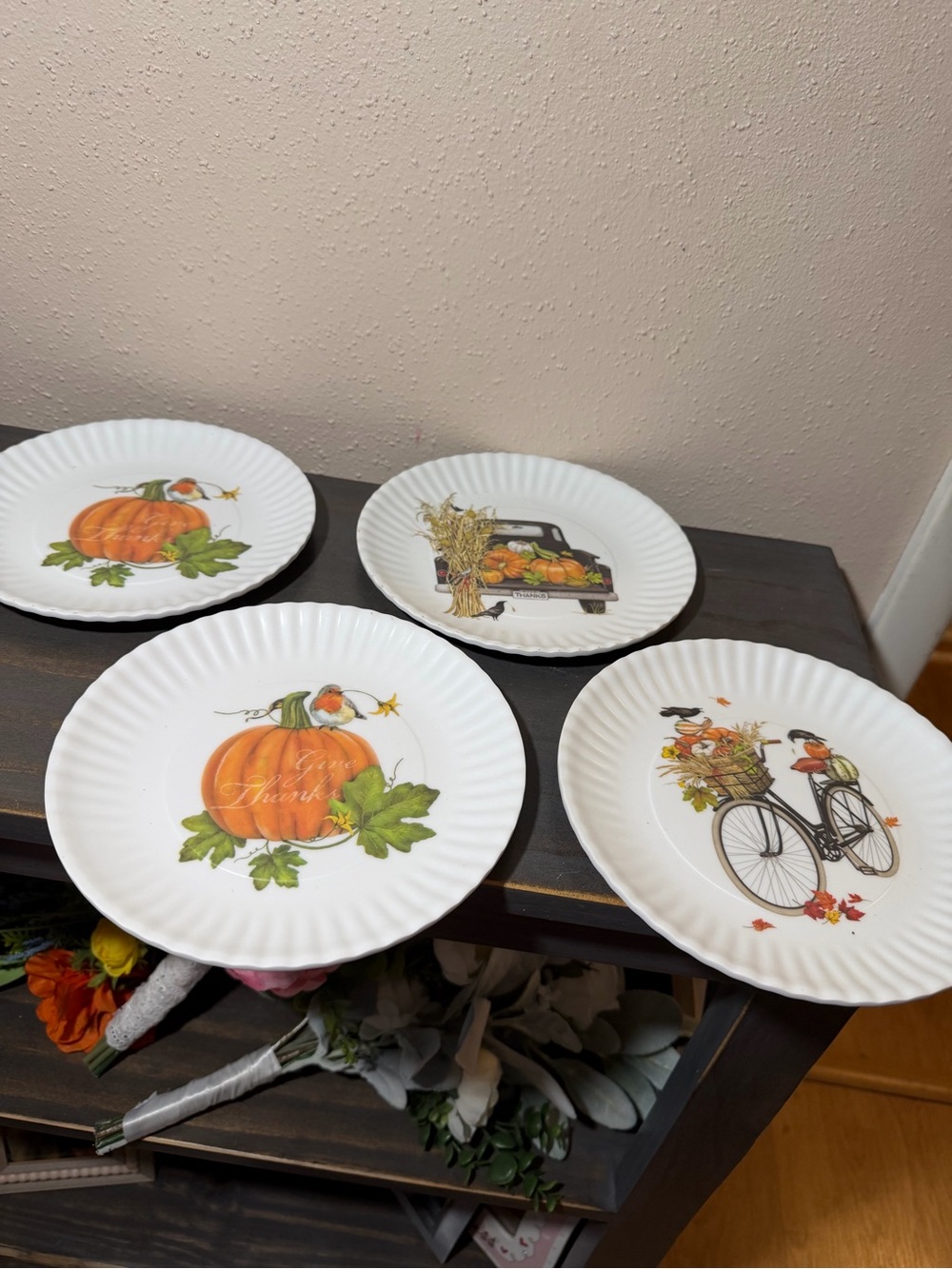 White & Orange Autumn Harvest Accent Plates - Set of 4